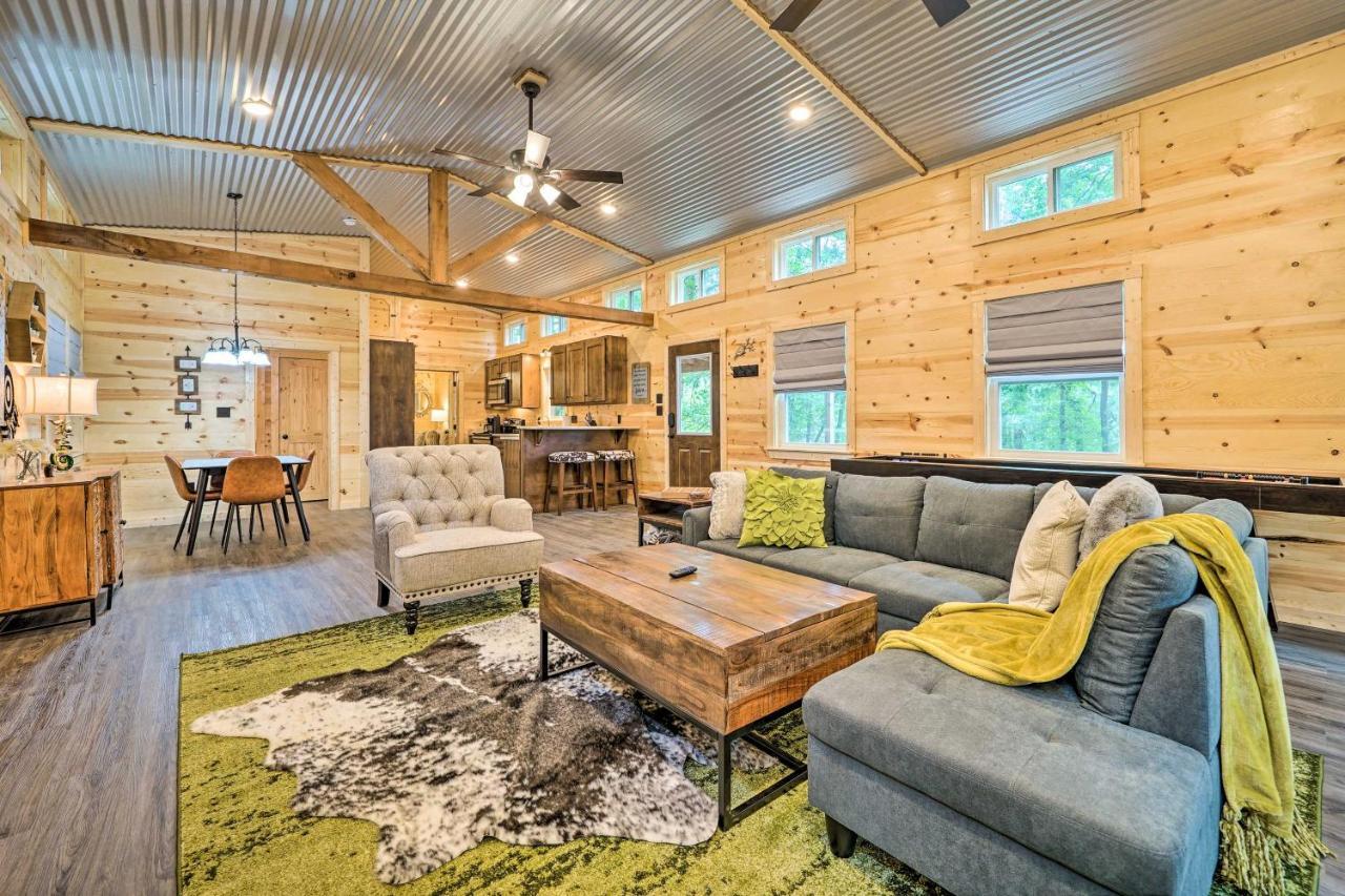 Stylish Cabin By Beavers Bend Hot Tub And Fire Pit Broken Bow Eksteriør bilde