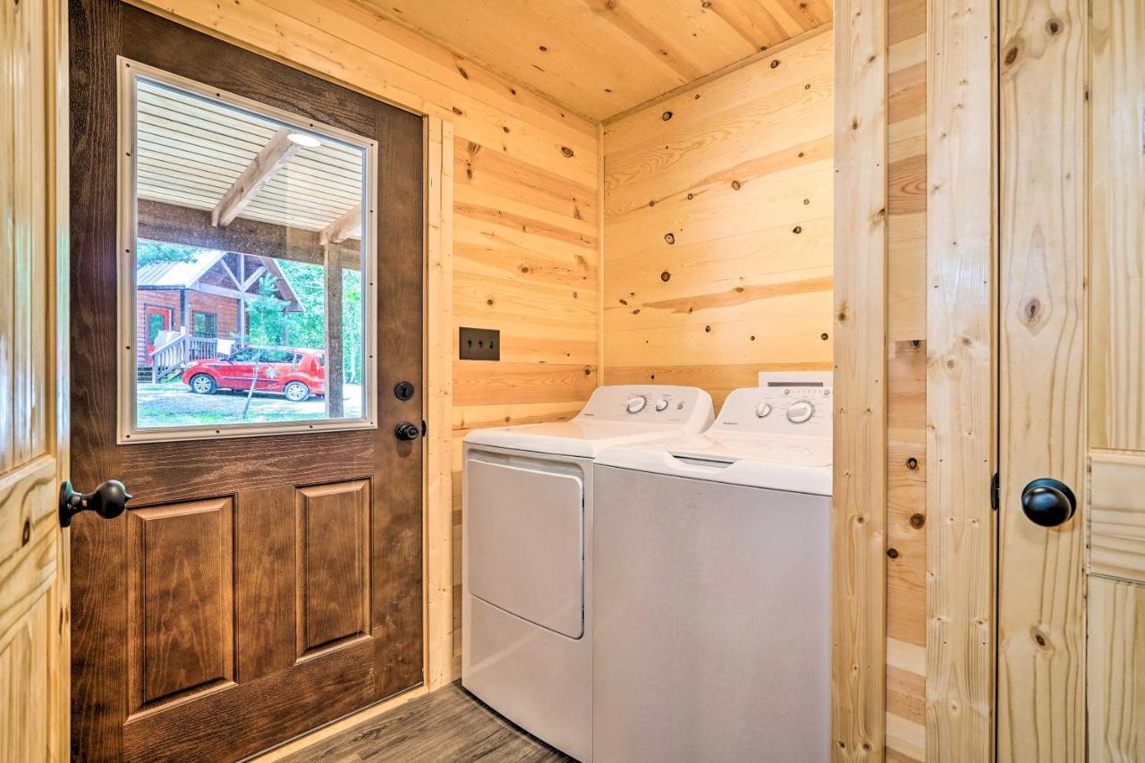 Stylish Cabin By Beavers Bend Hot Tub And Fire Pit Broken Bow Eksteriør bilde