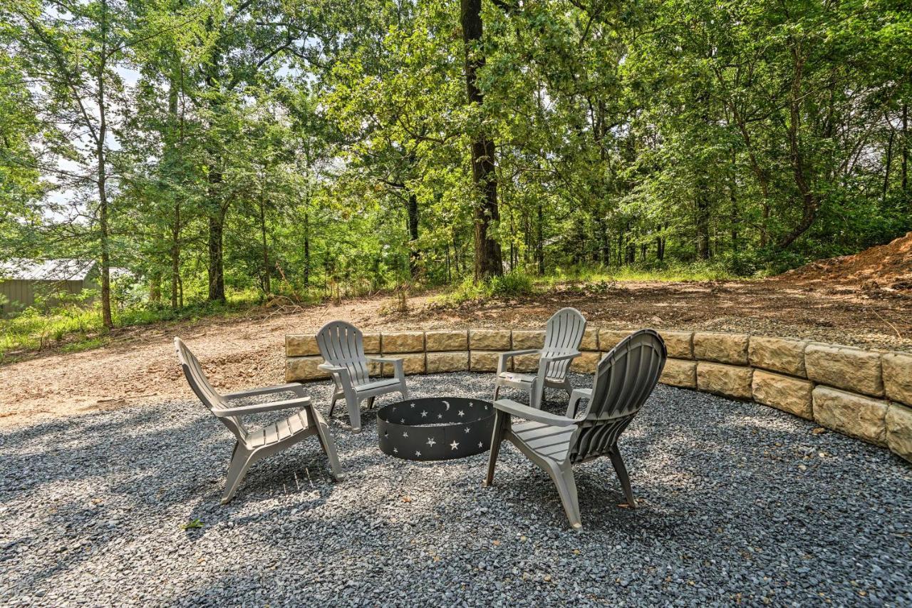 Stylish Cabin By Beavers Bend Hot Tub And Fire Pit Broken Bow Eksteriør bilde
