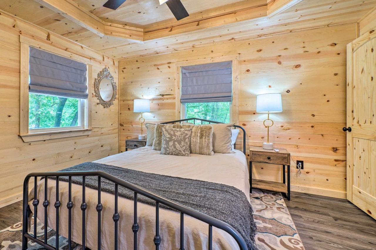 Stylish Cabin By Beavers Bend Hot Tub And Fire Pit Broken Bow Eksteriør bilde