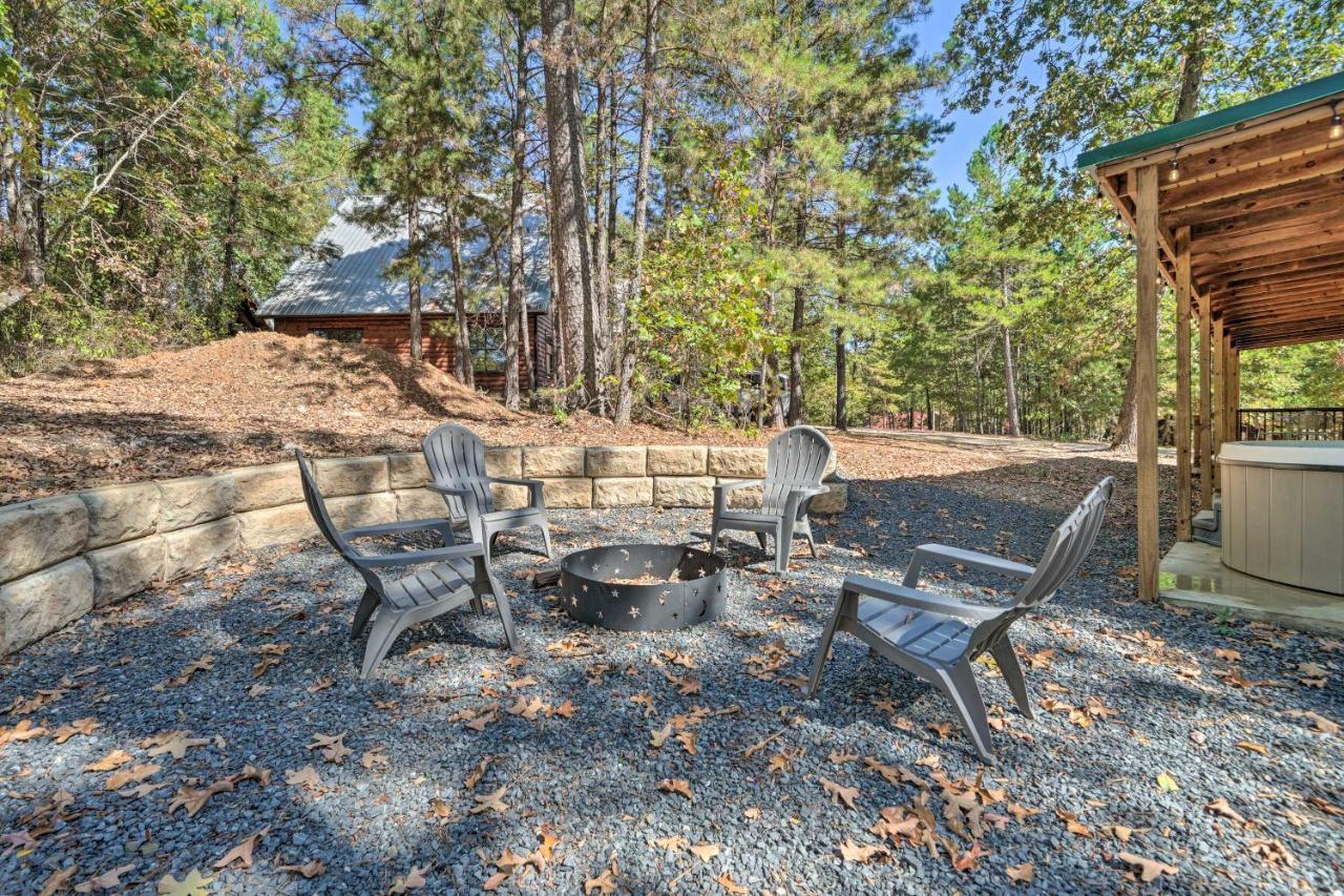 Stylish Cabin By Beavers Bend Hot Tub And Fire Pit Broken Bow Eksteriør bilde